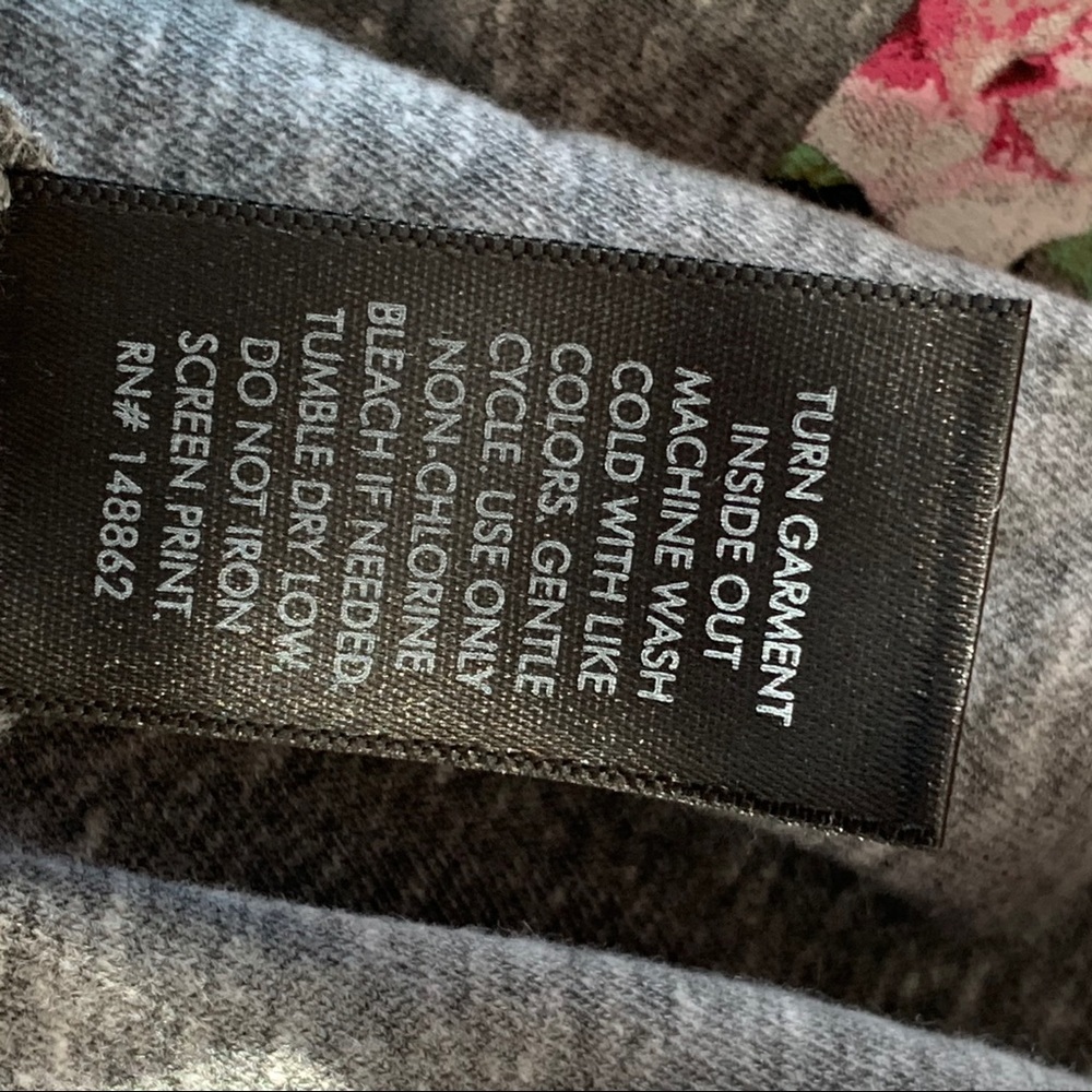 Torrid "Vote for Love" Graphic T-shirt Size 1X - Picture 7 of 7